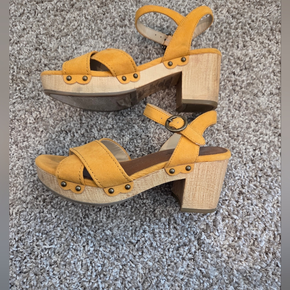 American Eagle Yellow Strappy Block Heel Sandals
